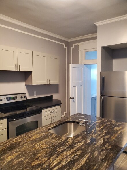 Building Photo - 803 Brooks Ln