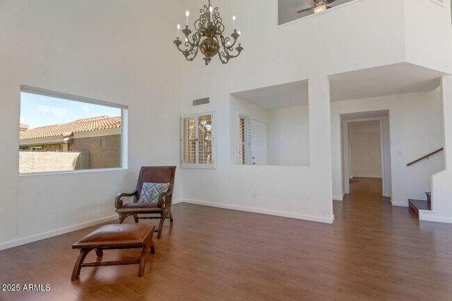 Building Photo - 4020 E Laurel Ln