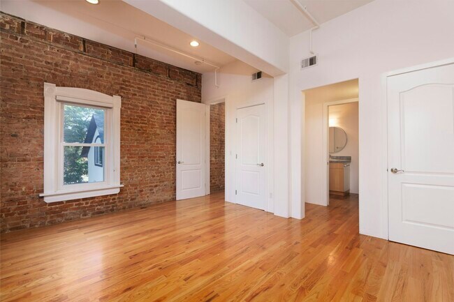 Building Photo - 2445 N Clarkson St