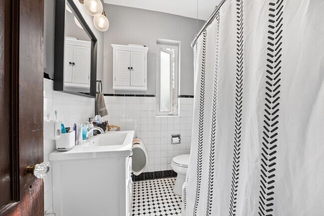 Building Photo - 507 Park Ave