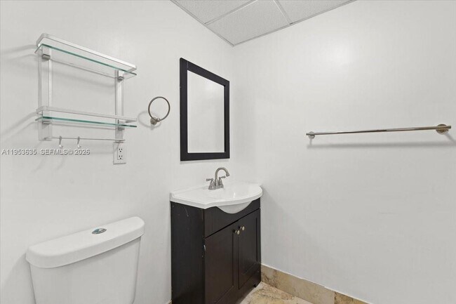 Building Photo - 181 Wimbledon Lakes Dr