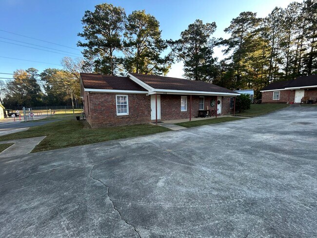 Primary Photo - 116 Burlinton Dr