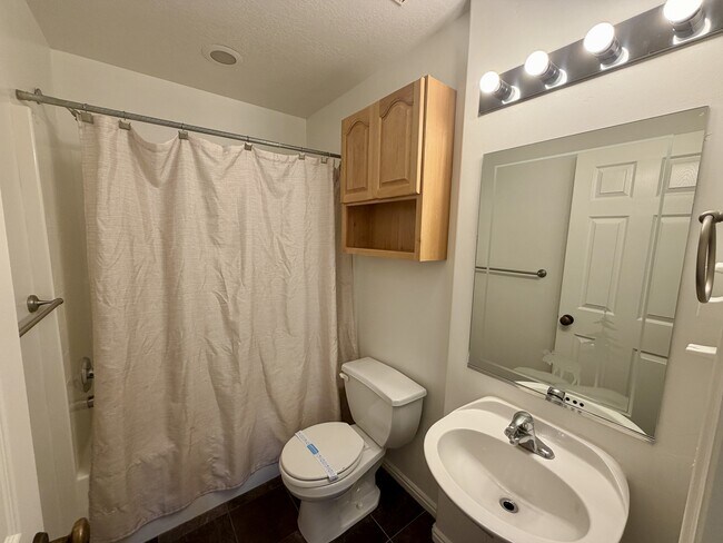 Building Photo - 3537 N Fox Run Dr