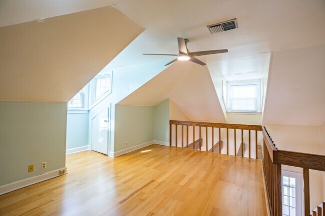 Building Photo - Charming Condo in Historic San Marco with River Views