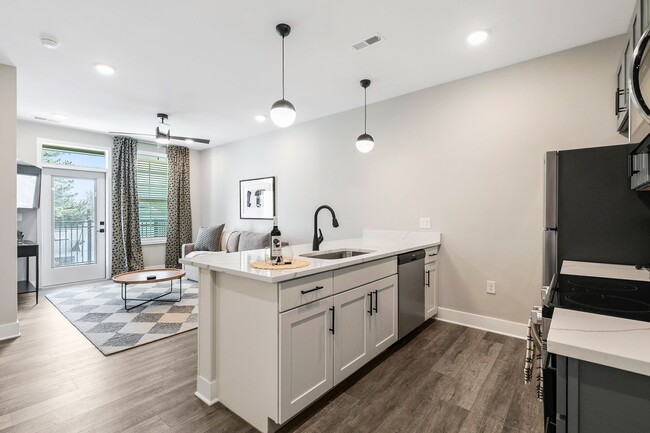 Building Photo - FFH Short Term Rental