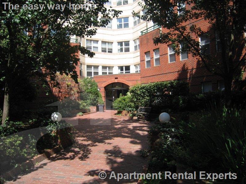 Building Photo - 175 Beacon St