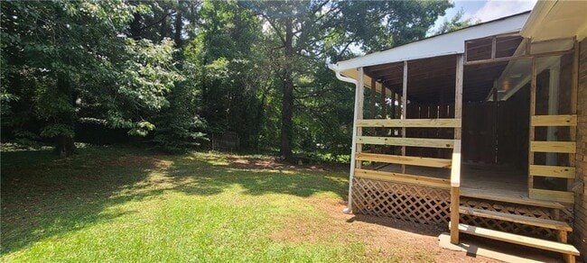 Building Photo - 8460 Pineland Dr