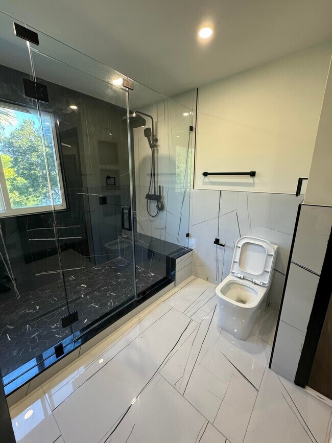 Building Photo - 10366 Buena Ventura Dr