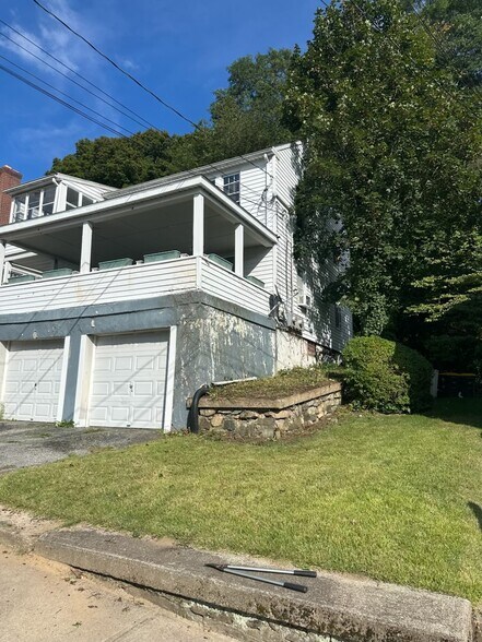 Building Photo - 160 Hodge Ave