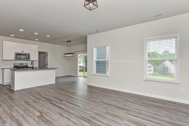 Building Photo - Stunning New Construction 4/2.5 Executive ...