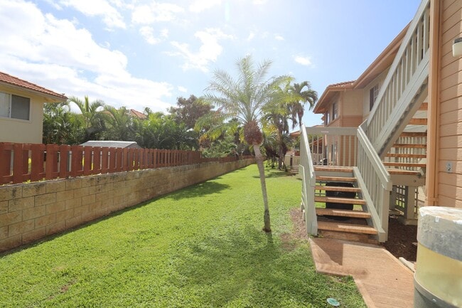 Building Photo - Kapolei - Aeloa Terrace - renovated ground...