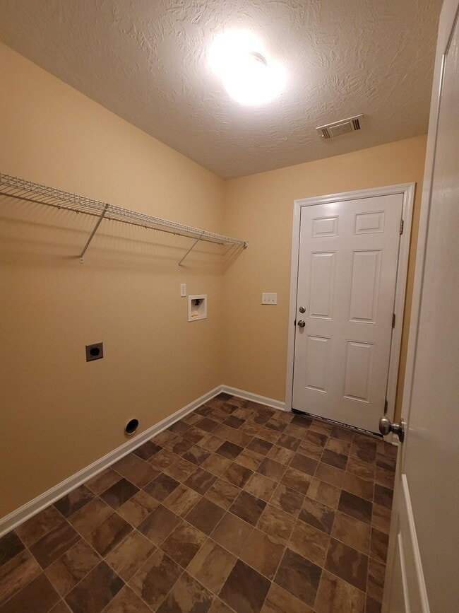 Building Photo - 138 Pendula Ct