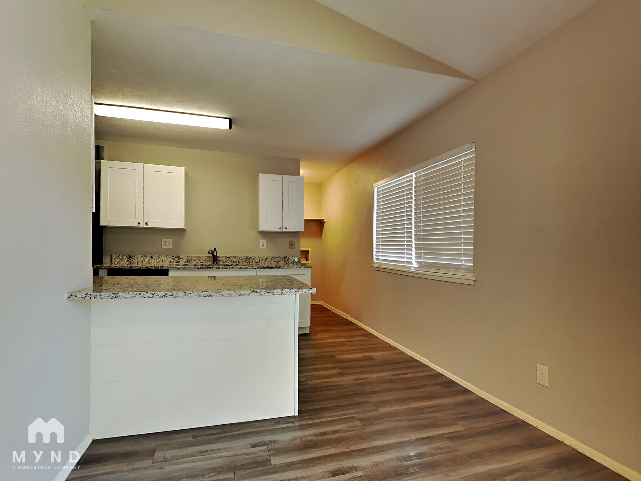 Building Photo - 2822 Canary Ln