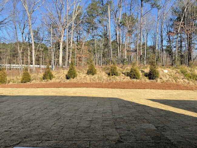 Building Photo - 5899 Wheeler Ridge Rd