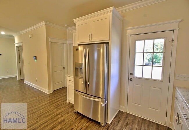 Building Photo - 455 Bluff Rd