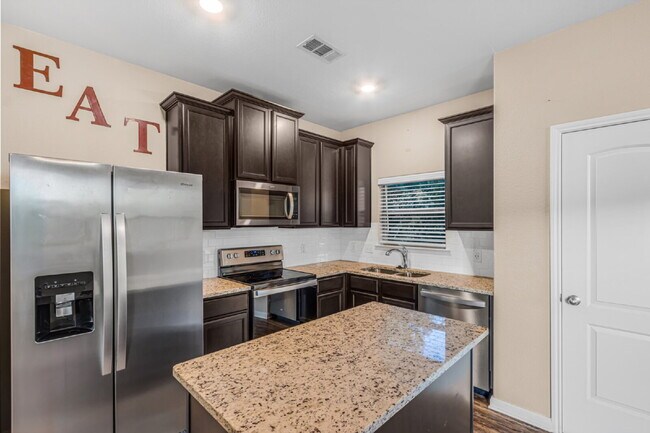 Building Photo - Single family Home in Princeton