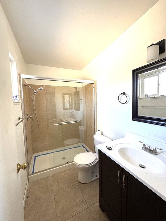 Building Photo - Charming 3-Bed, 2-Bath Home for Rent in San Bernardino, Close to CSUSB, Small Pets Welcome