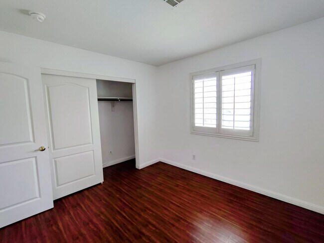 Building Photo - 267 Daisy Gold Ct