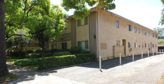 Building Photo - 532-540 E Washington Blvd
