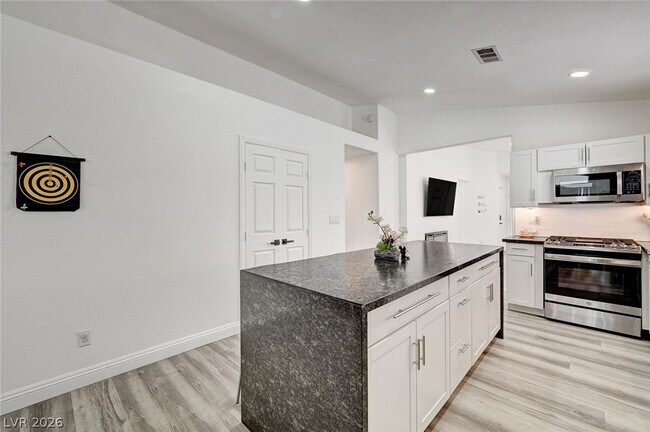 Building Photo - 8127 Chambersberg St