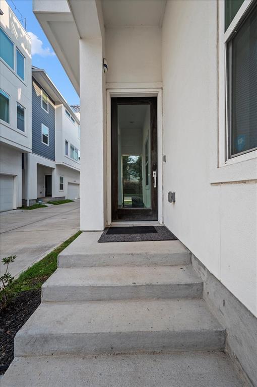Building Photo - 1418 W 26th St