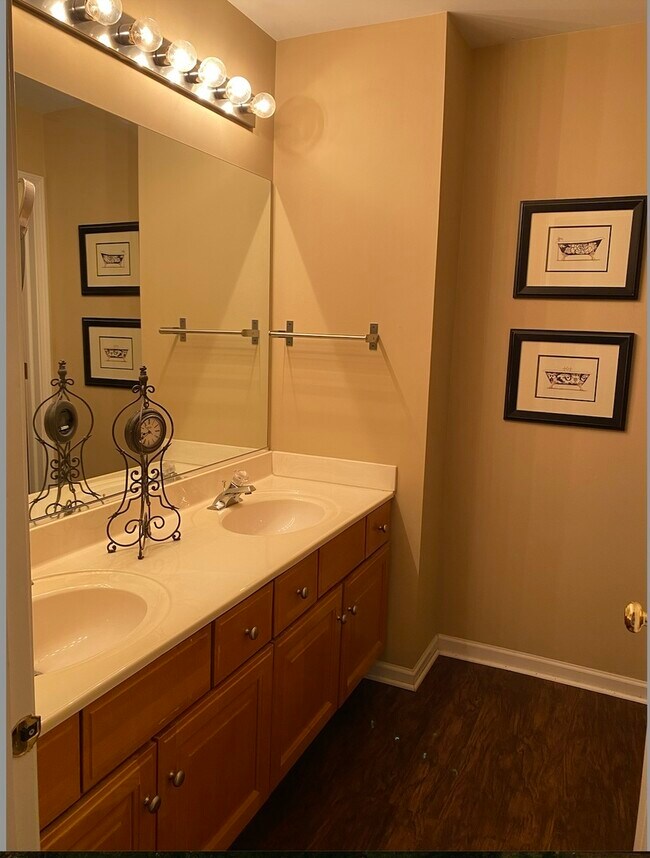 Building Photo - 7624 Beringer Ct