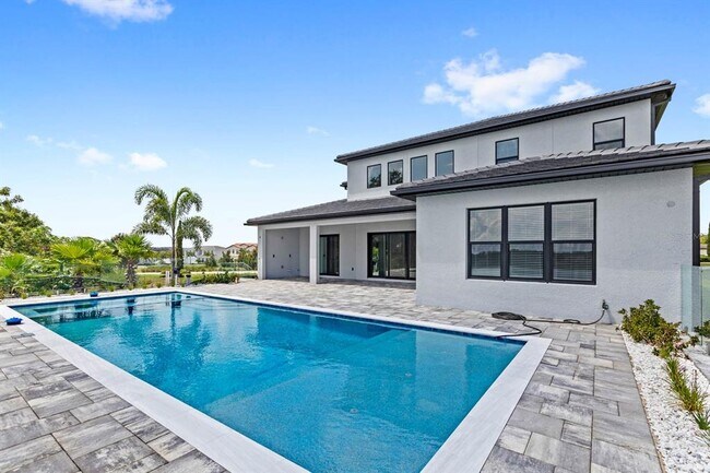 Building Photo - 17418 Pesce Loop
