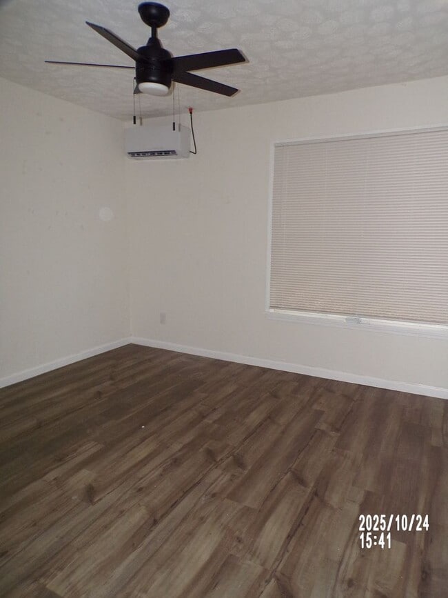 Building Photo - Fantastic redo