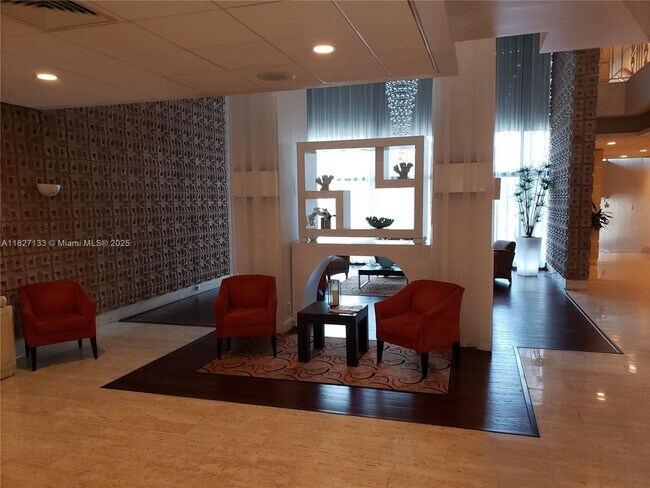 Building Photo - 2899 Collins Ave