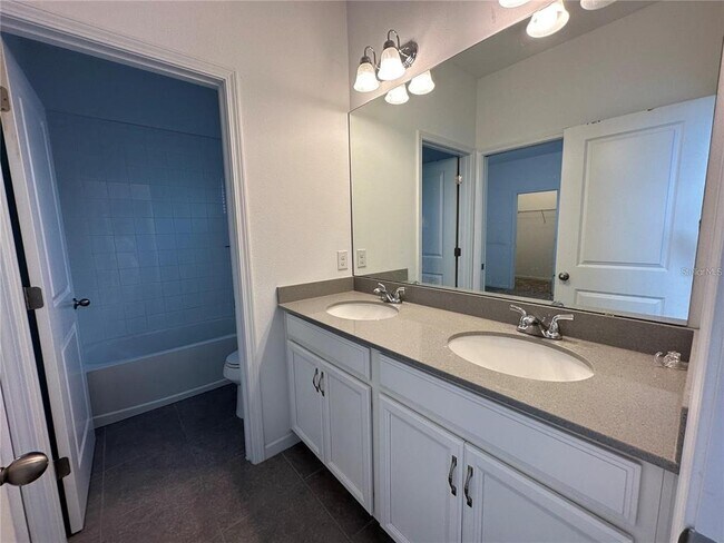 Building Photo - 7711 Tangerine Knl Lp