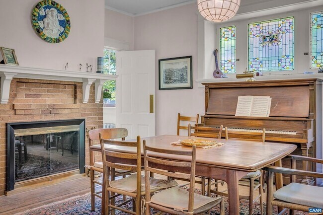 Building Photo - 502 Park Hill