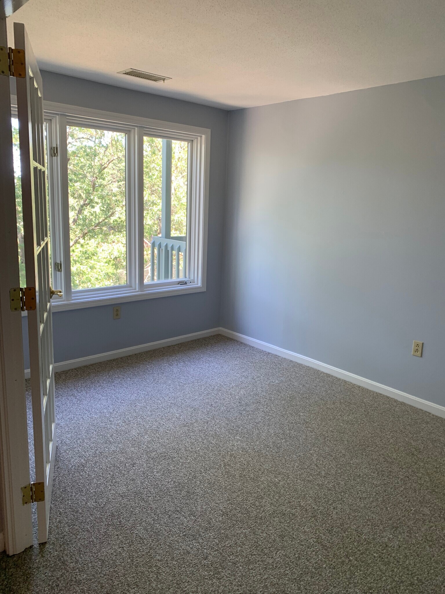 Building Photo - 30 Ledgewood Hills Dr