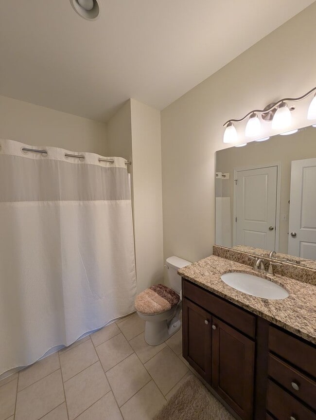 Building Photo - Beautiful Home in Convenient Swannanoa