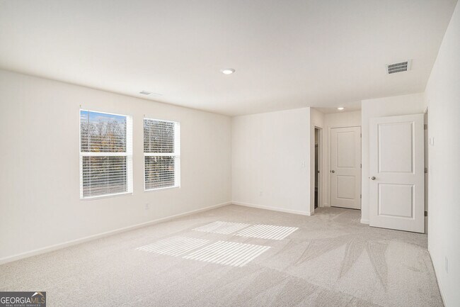 Building Photo - 7650 Saffron Ave