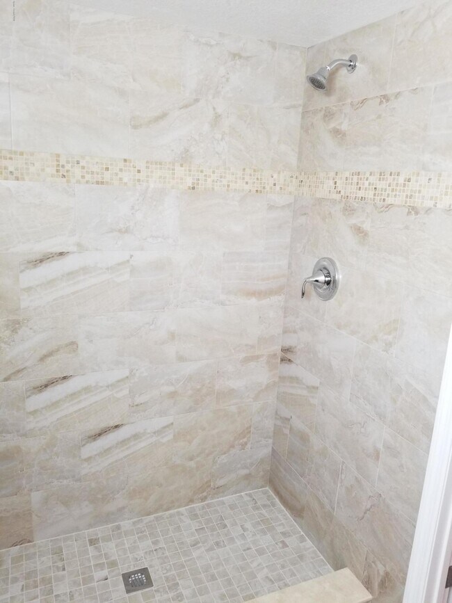 Building Photo - 182 Ulster Ln