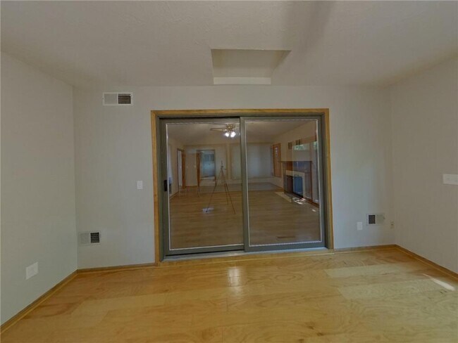 Building Photo - 16740 N Manor Rd