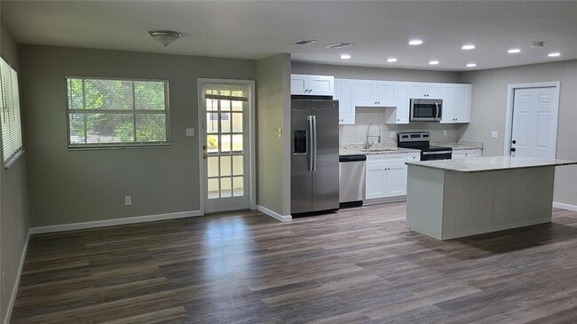 Building Photo - 4611 W Villa Rosa St
