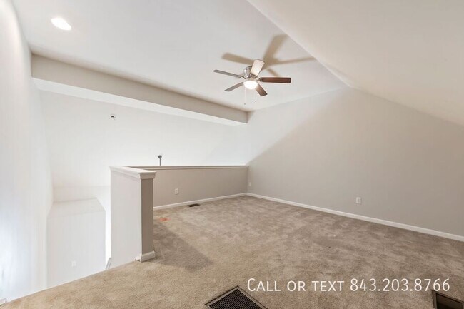 Building Photo - 828 Rue Dr