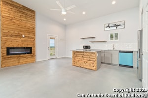 Building Photo - 462 Ledgeview Dr