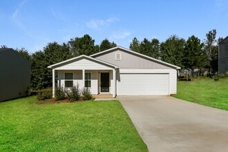 Building Photo - 161 Queens Cir