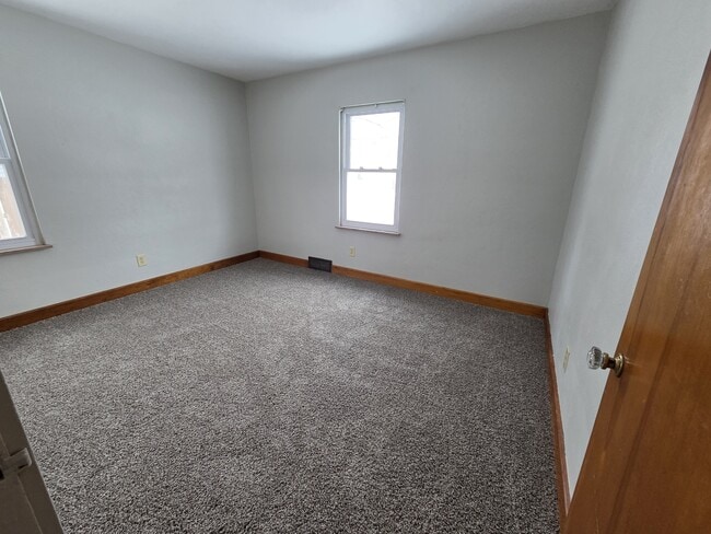 Building Photo - 2415 Carew St