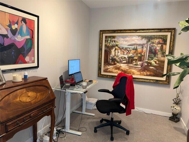 Building Photo - 460 NE 28th St