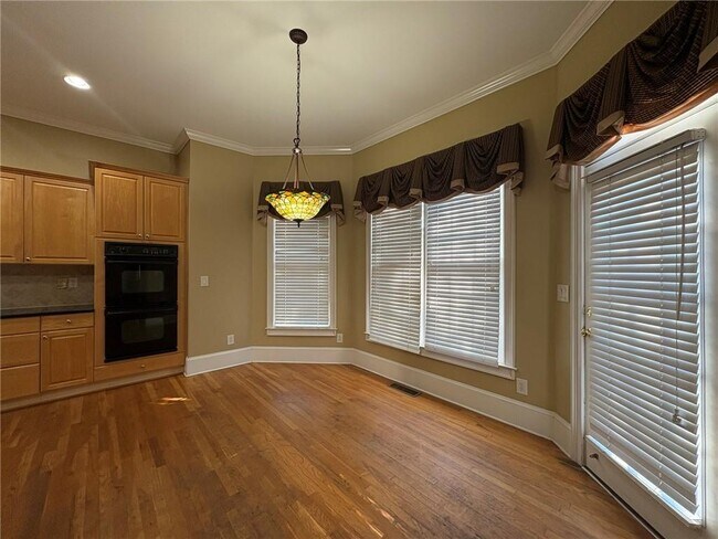 Building Photo - 5930 Abbotts Run Tr