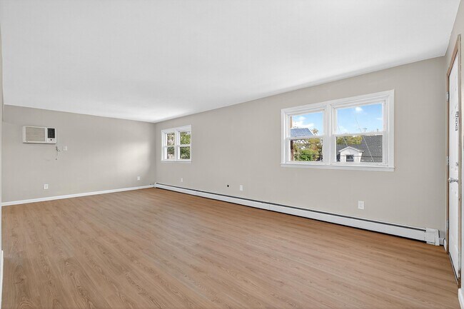 Building Photo - 434 New York Ave
