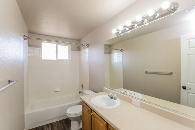 Building Photo - 13922 Hudson Way