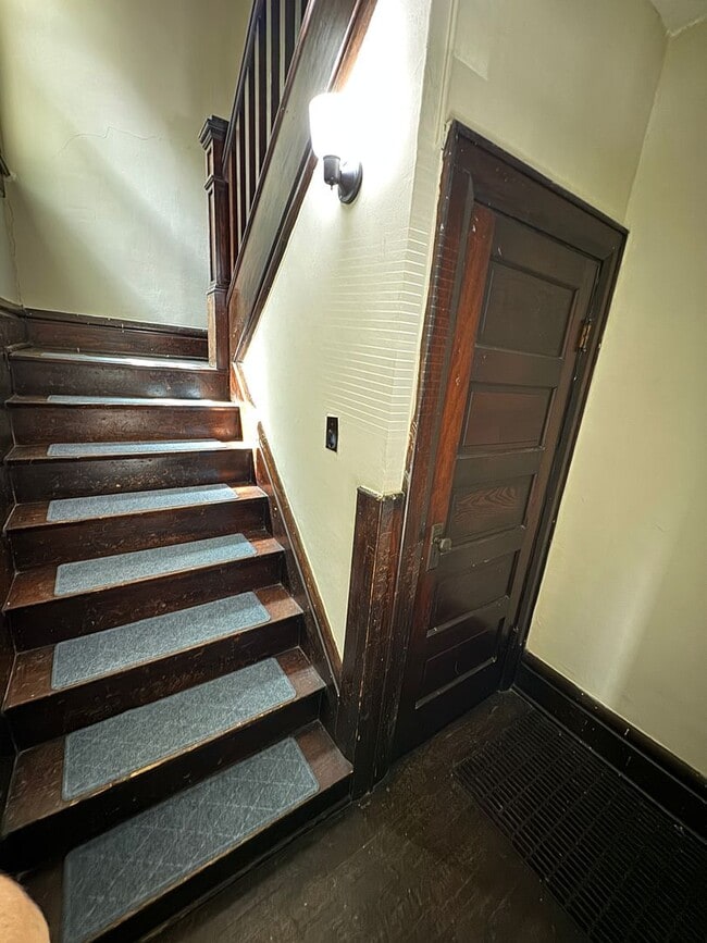 Building Photo - 3 Bedroom- OSU Campus