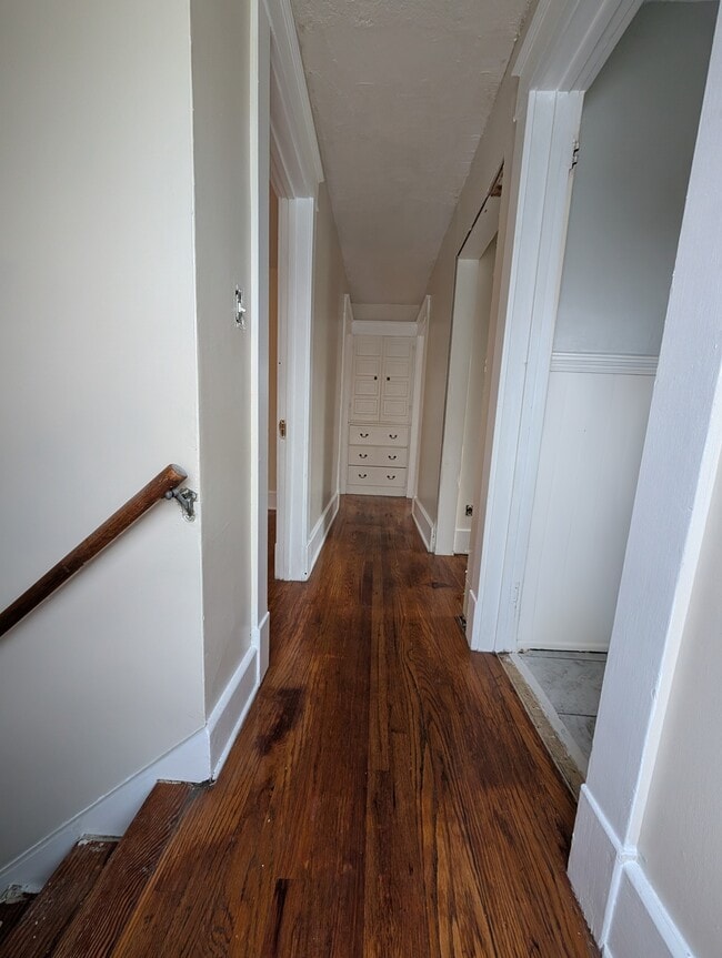 Building Photo - 409 E Bloomfield St