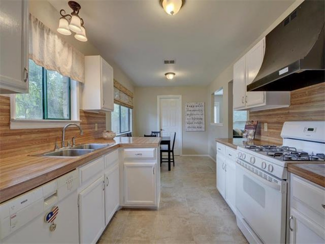 Building Photo - 7601 Hawkeye Dr