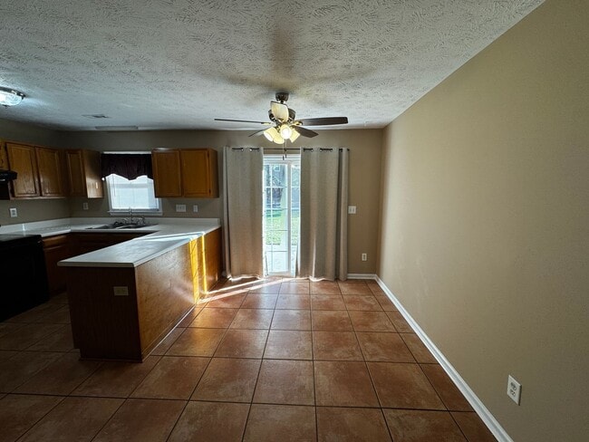 Building Photo - Cozy 3 Bedroom 2 Bath Home in Raeford.