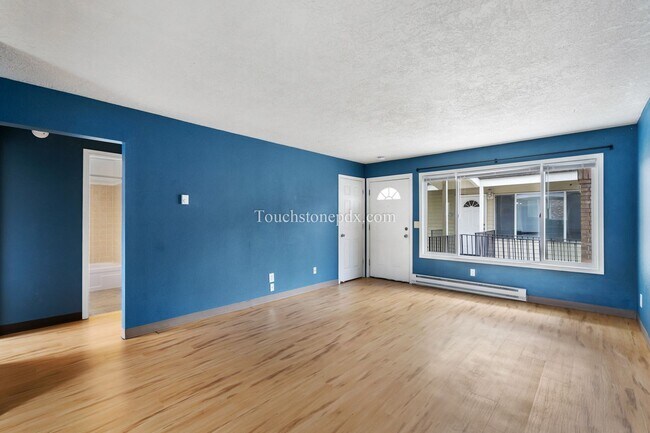 Building Photo - Updated 2 BD | 1 BA in King Arthur Court A...